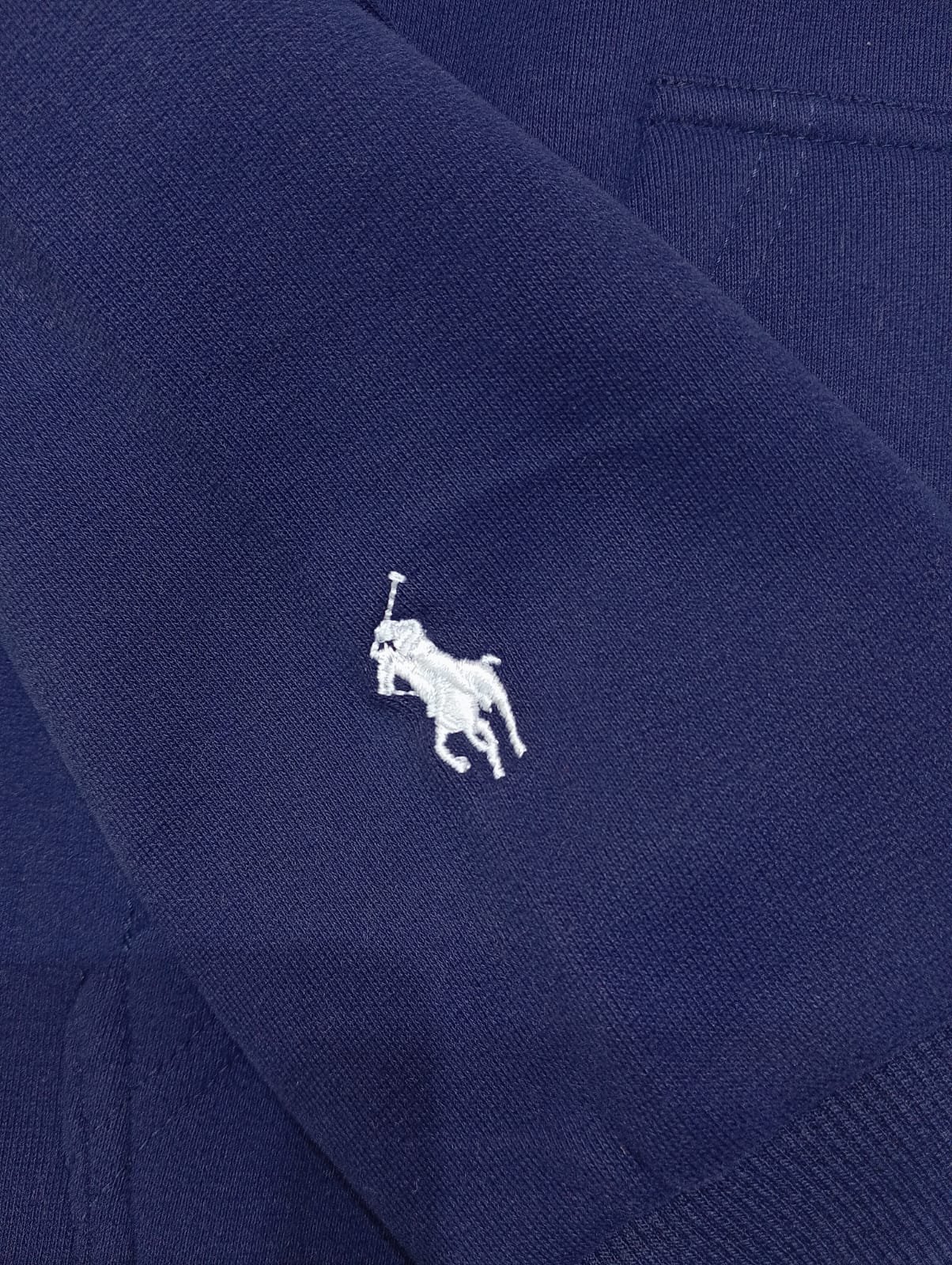 Buso Polo Media Cremallera – Elegancia y confort clásico - Image 8