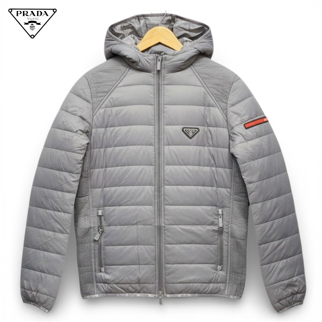 Chaqueta PRADA acolchada poliéster con capucha.