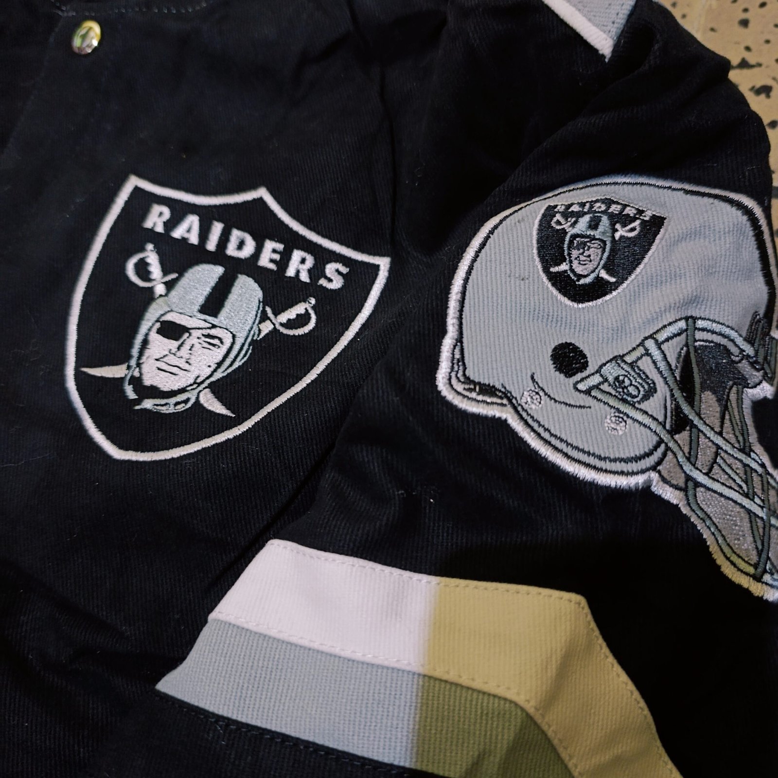 chaqueta bomber Las Vegas Raiders negra